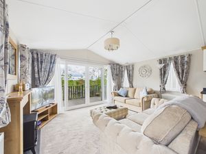 Lounge- click for photo gallery